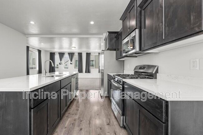 Building Photo - 407 S Meadow Garden Rd