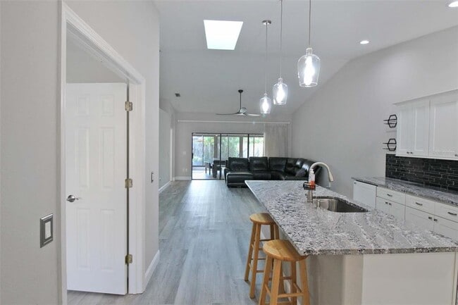 Building Photo - 6019 Courtside Dr