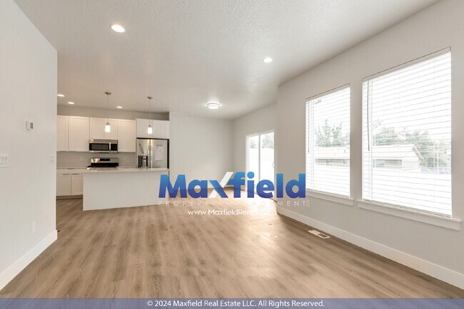 Building Photo - MODERN TWIN HOME - 4 BD 3.5 BA 2 GA - EV Friendly North Sale Lake /Bountiful Area