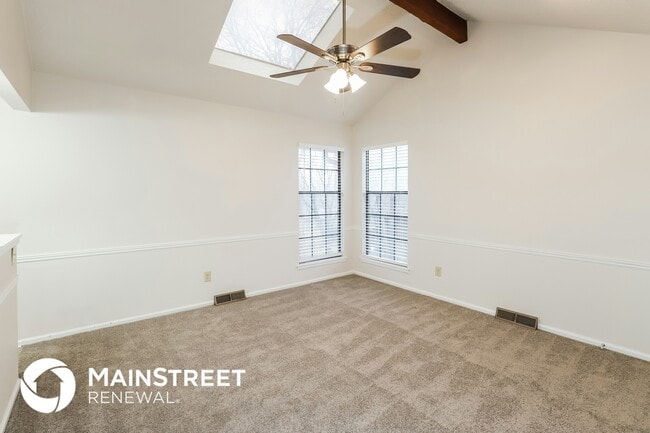 Building Photo - 3710 NE Chapel Dr