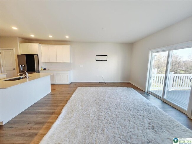 Building Photo - 7699 Clayton Ave