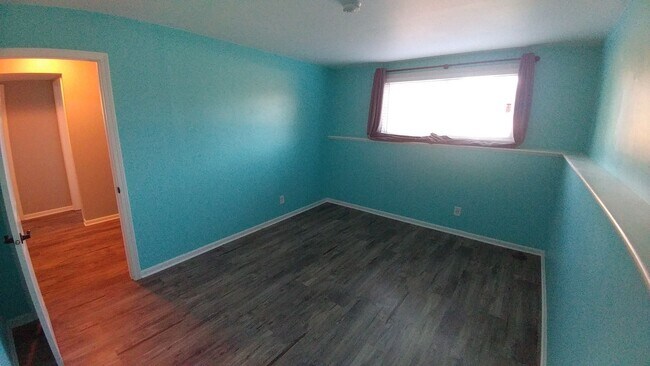 Building Photo - Spacious 4 bedroom 2 Bath Single Family Mt Pleasant