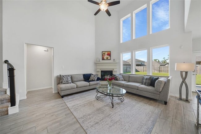 Building Photo - 1711 Country Air Ln
