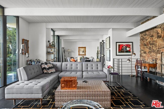 Building Photo - 2775 Rinconia Dr