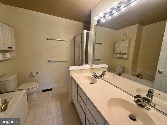 Building Photo - 12614 Fair Crest Ct