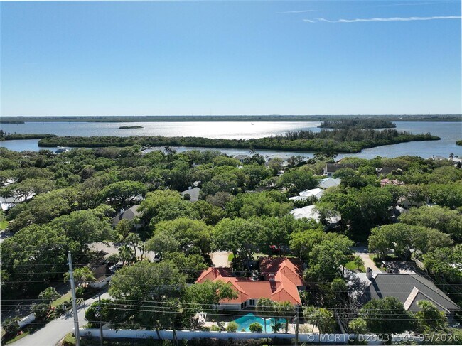 Building Photo - 1200 Poitras Dr