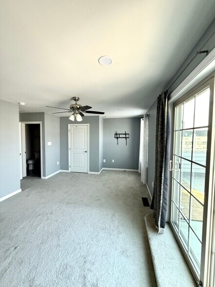 4th bedroom in loft - 5907 Duvel St