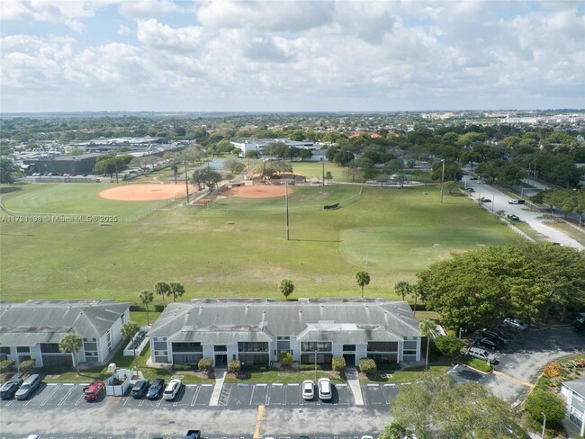 Building Photo - 9731 Hammocks Blvd