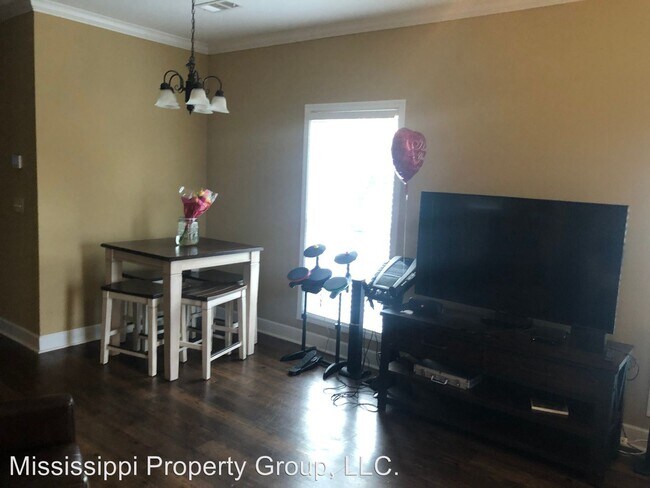 Building Photo - 3 br, 3 bath House - 54 Thacker Heights Drive