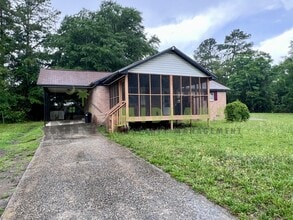 Building Photo - 137 Miranda Rd