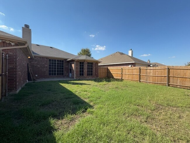 Building Photo - 2333 Cedarwood Dr