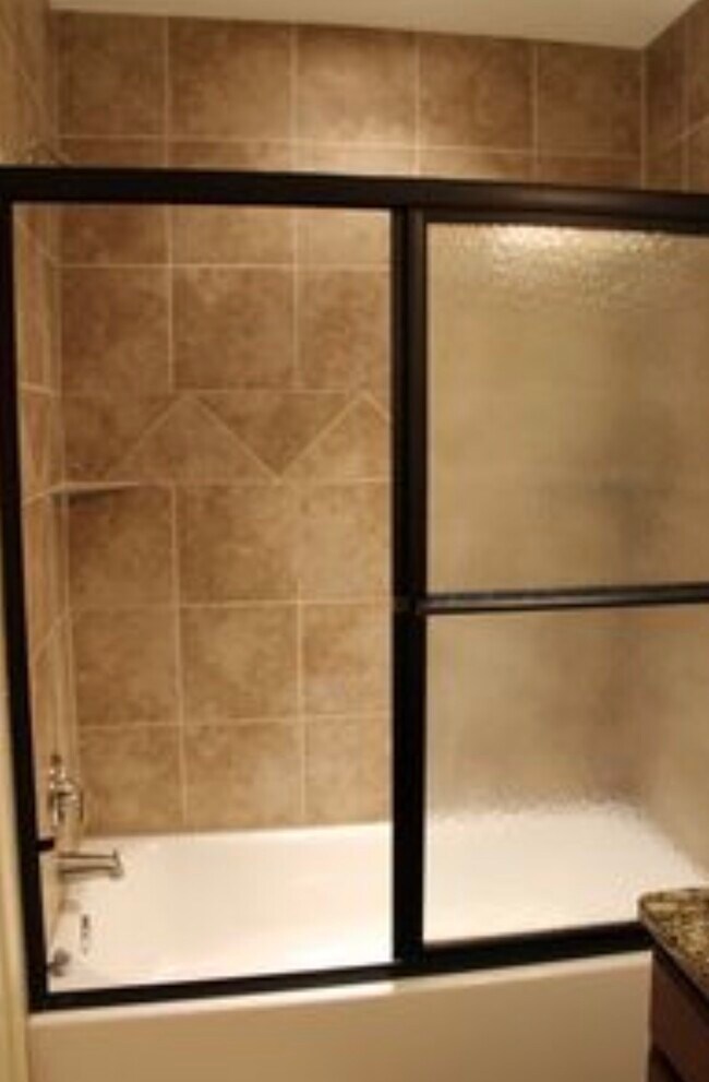Building Photo - 2451 Waterstone Cir