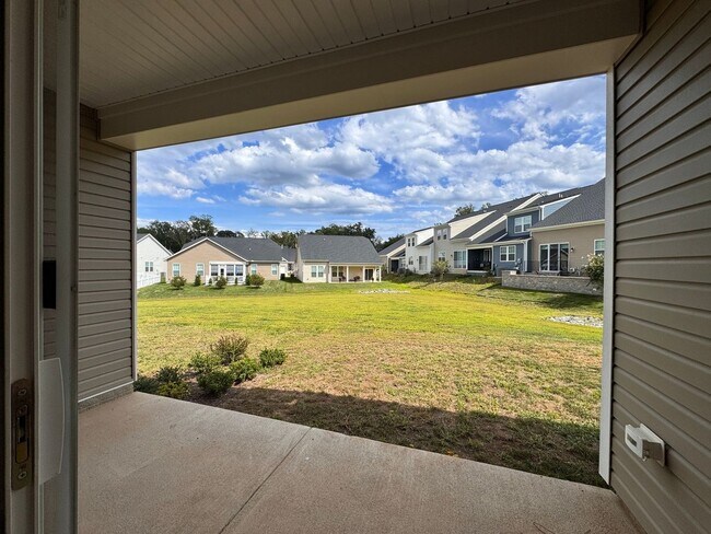 Building Photo - 3672 Isaac Cir