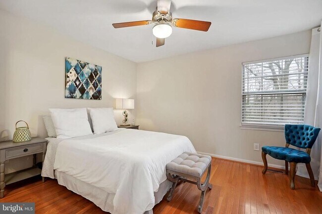 Building Photo - 8552 Southlawn Ct