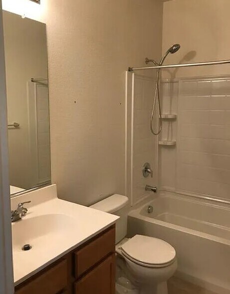 Building Photo - 209 Elworthy Ranch Cir