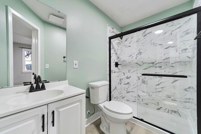 Building Photo - 616 N 21st St