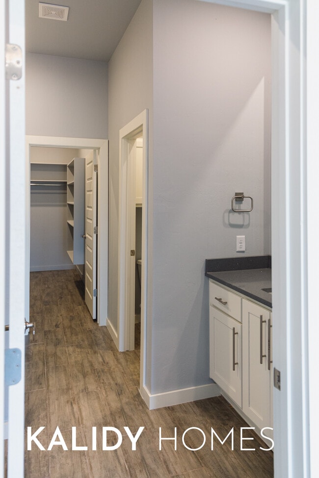 Building Photo - 512 Remington Ave