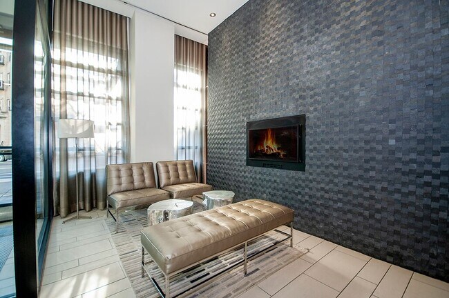 Building Photo - 43 Westland Ave