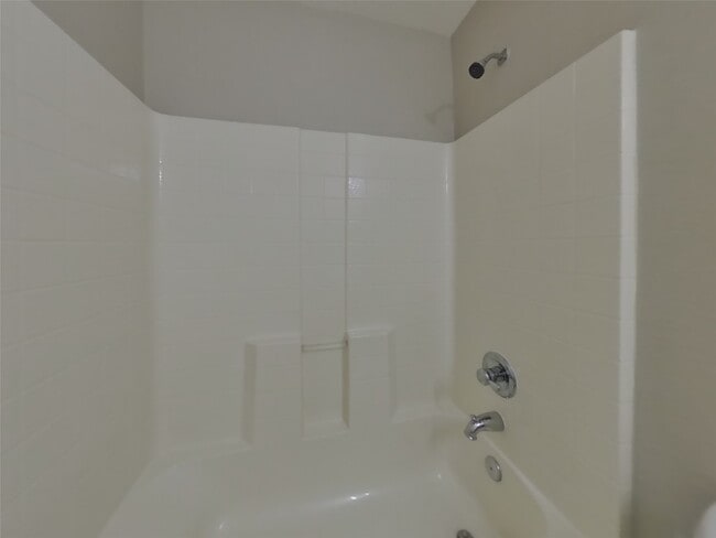 Building Photo - 2002 Briar Grove Dr