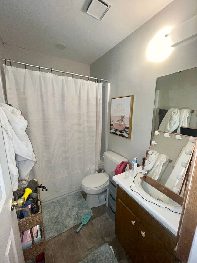 Building Photo - 204-5 Oak Street (CW)