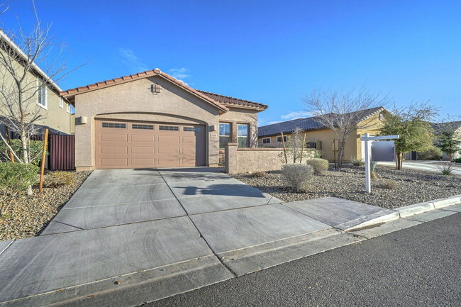 Building Photo - 7636 W Quail Track Dr