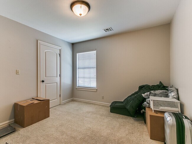 Building Photo - Gorgeous 2 Story Home In Bixby Schools!