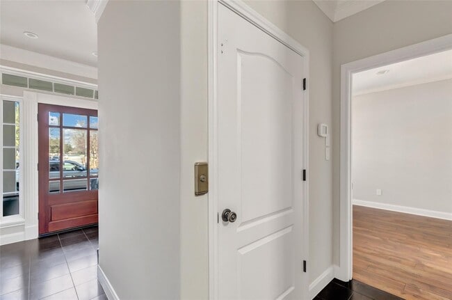 Building Photo - 135 Low Country Ln