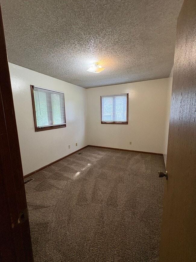 Building Photo - 828 Dondee Dr