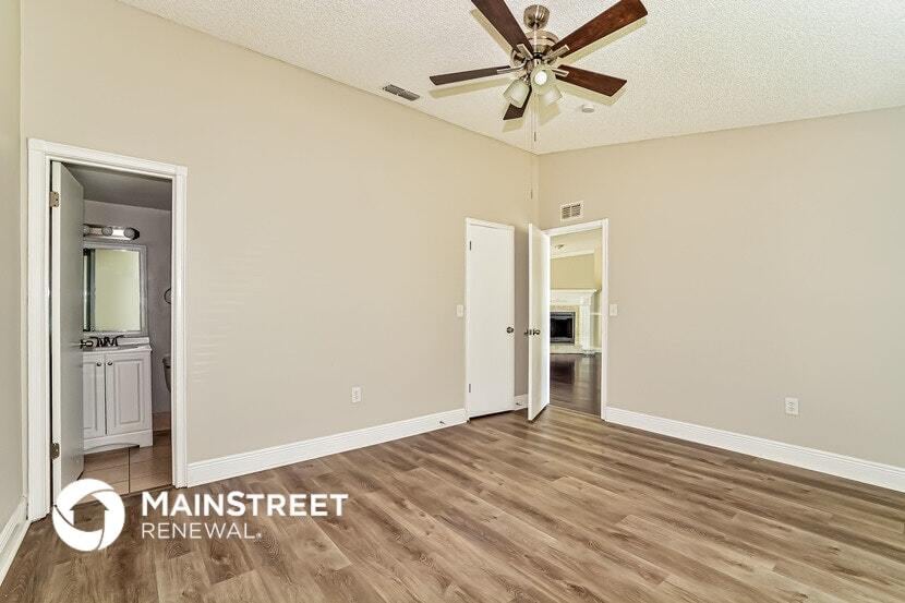 Building Photo - 6212 Chinaberry Dr