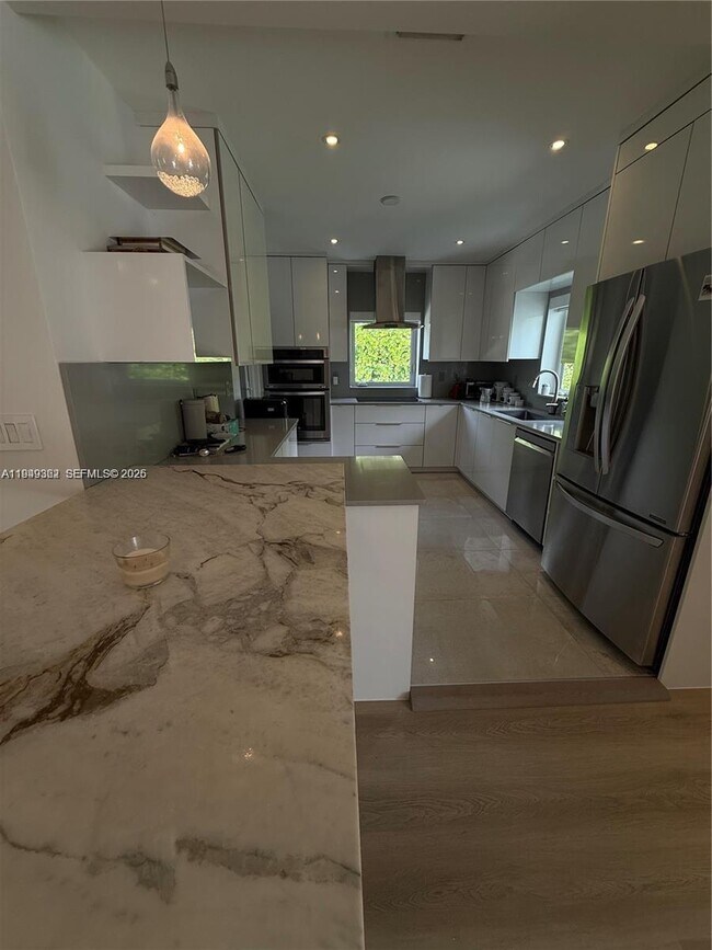 Building Photo - 675 NE 93rd St