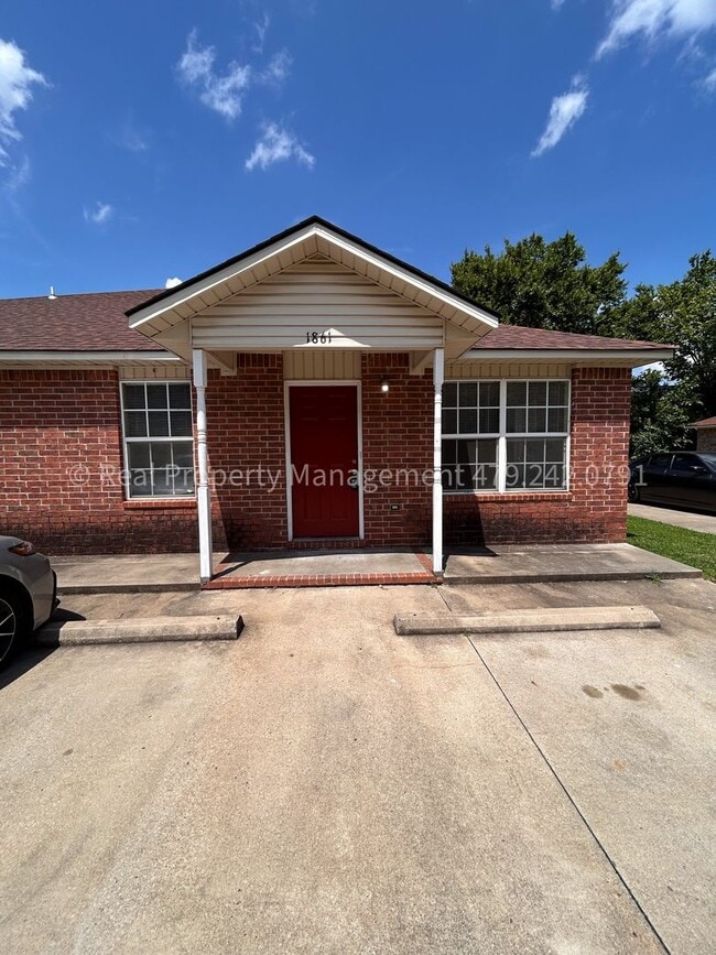 Primary Photo - 1861 Brazil Ave