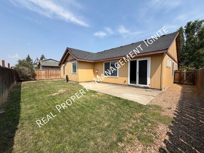 Building Photo - 309 NW Antler Loop