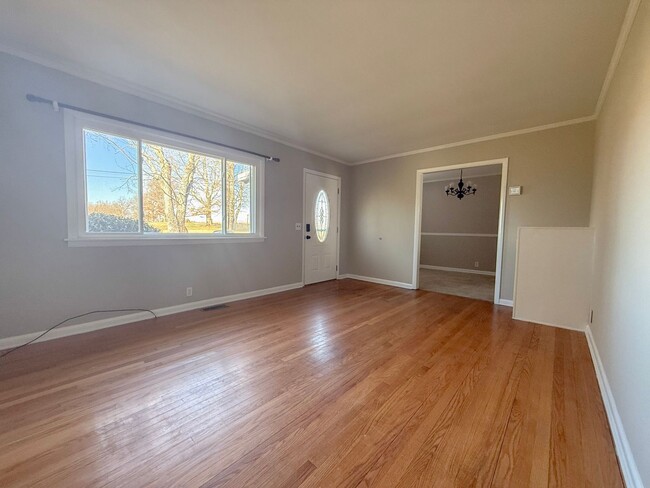 Building Photo - Spacious 3 Bedroom Home with Limited-Time $500 Move-In Special