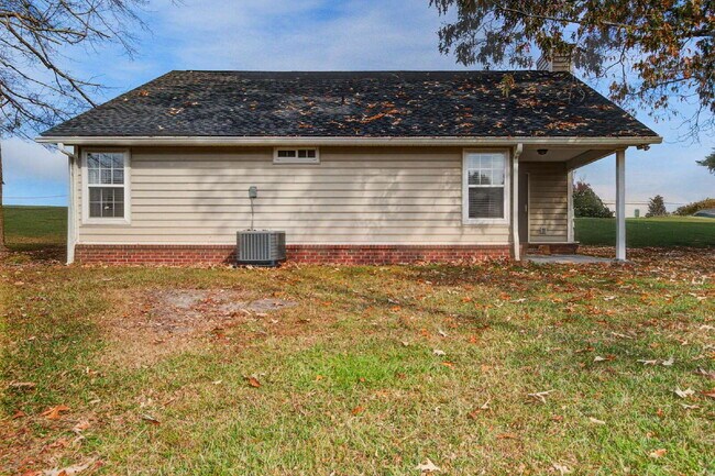 Building Photo - 7856 High Maple Cir