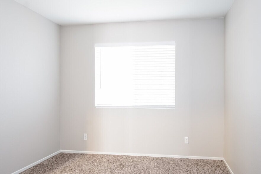 Building Photo - 5323 Sable Ct