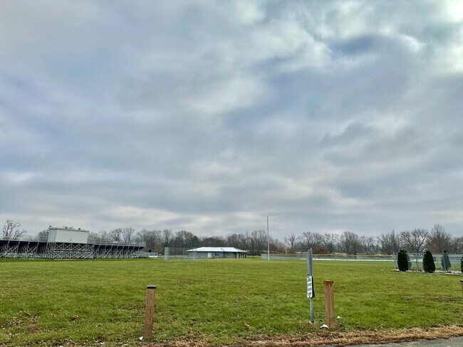 Building Photo - 4927 W Southern Ave