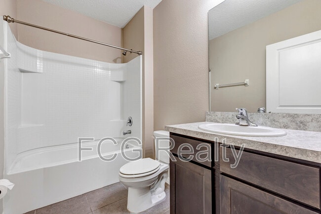 Building Photo - 72 Hickory Crse