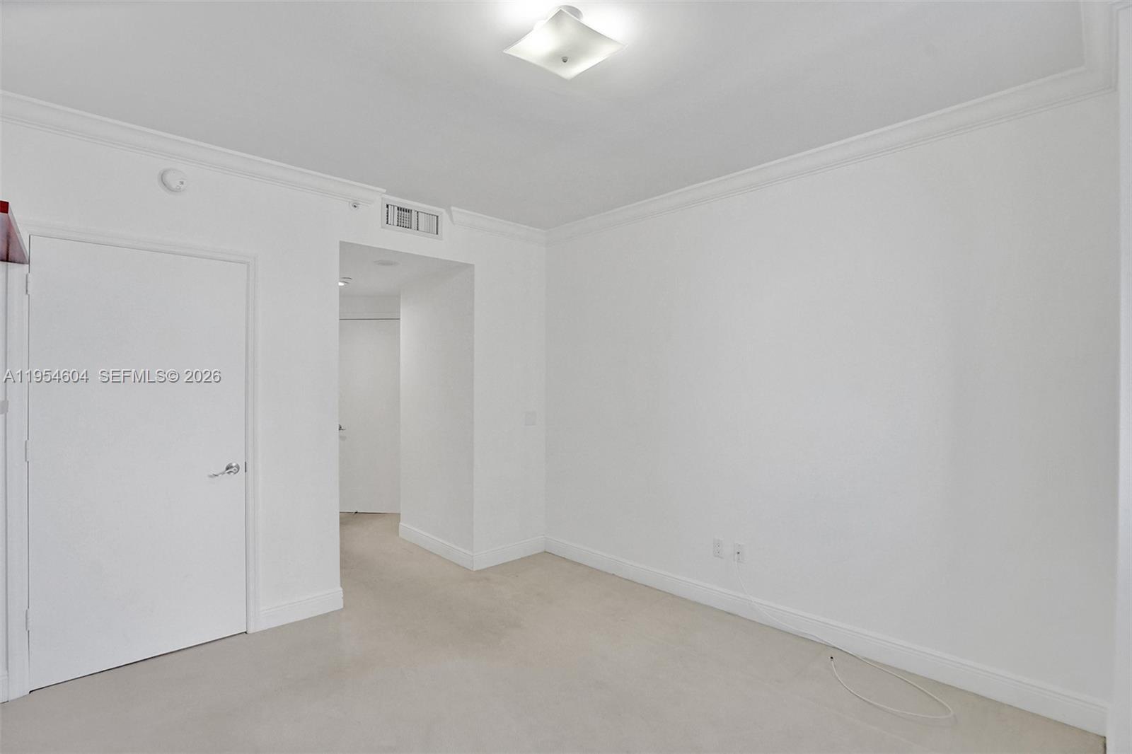 Building Photo - 4775 Collins Ave