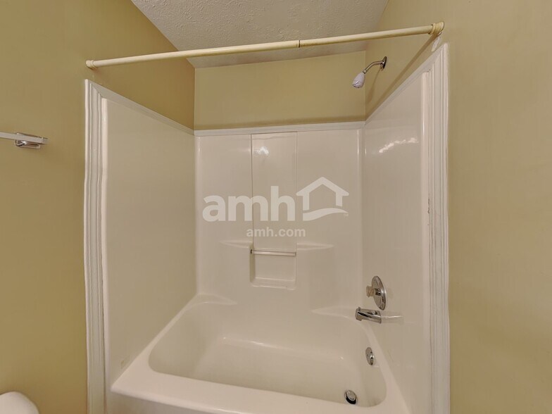 Building Photo - 2318 Lammermoor Cir