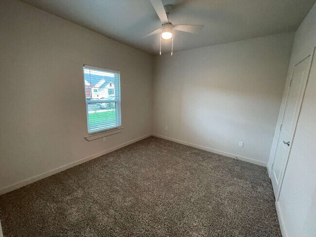 Building Photo - Luxurious Townhome Located In Abbey Glen - Cooper ISD