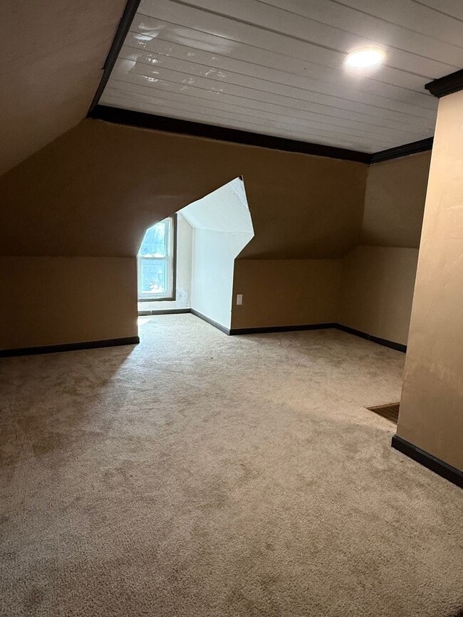 Building Photo - Quaint 2-Bedroom Bungalow Near Ft. Riley!