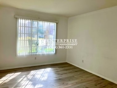 Building Photo - Cozy 1-bedroom Chelsea condo near South Coast Plaza with Attached Garage