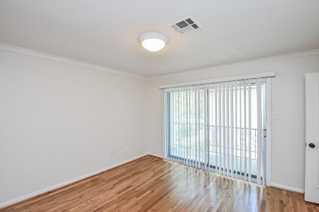 Building Photo - 9703 Briar Forest Dr