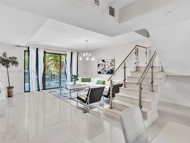 Building Photo - 3040 N Ocean Blvd