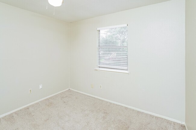 Building Photo - 19834 Packwood Dr