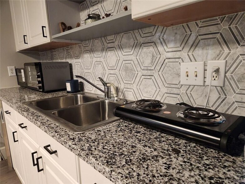 Building Photo - 2785 Shoemaker Ln