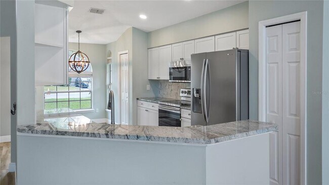 Building Photo - 468 Queensbridge Dr