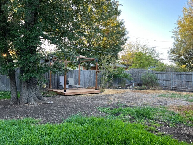 Building Photo - Single Family Home