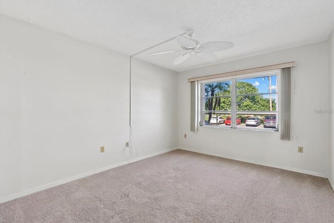 Building Photo - 4852 Independence Dr