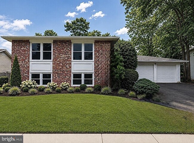 Building Photo - 7107 Sontag Way